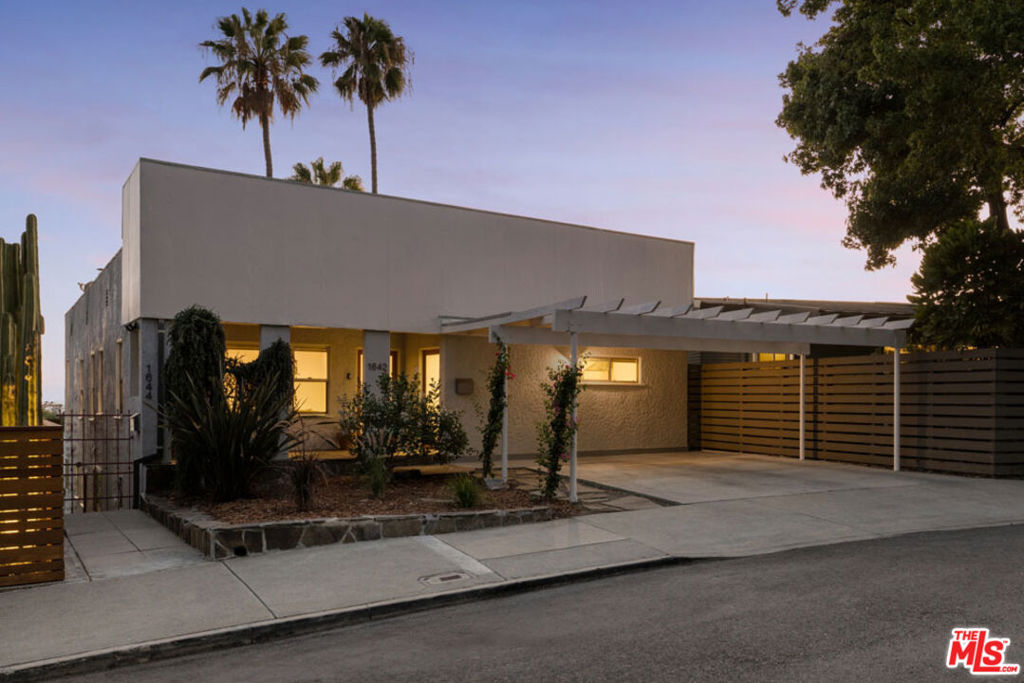 1642 Elevado Street Property Photo 46