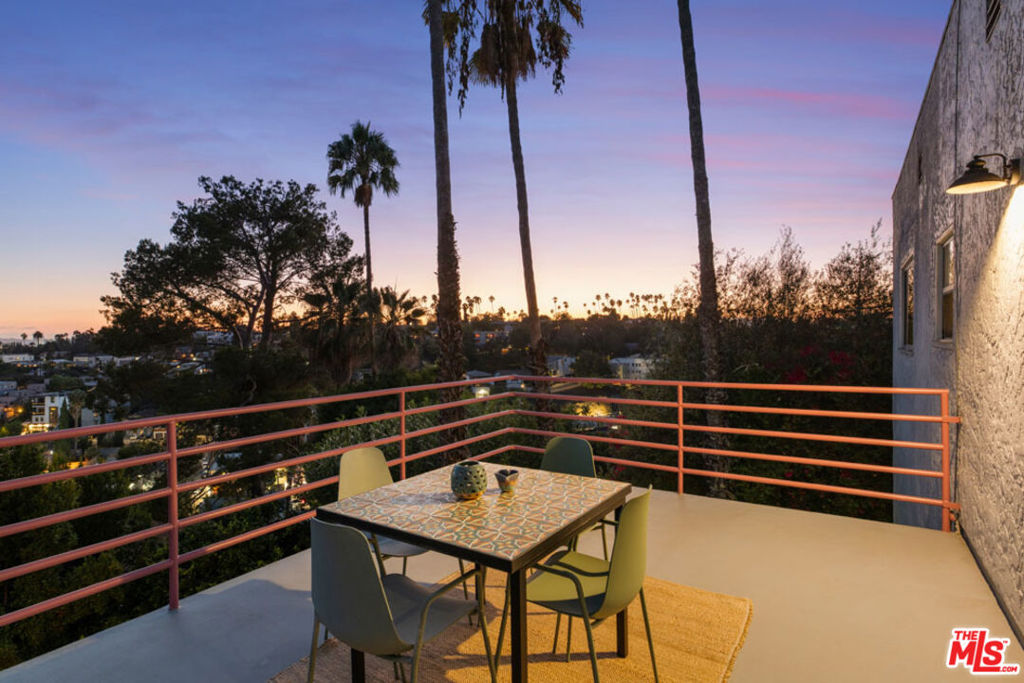 1642 Elevado Street Property Photo 47