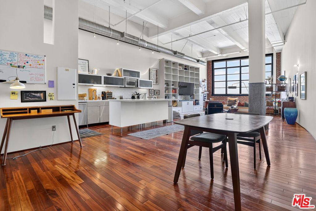 1850 Industrial Street 606 Property Photo 6