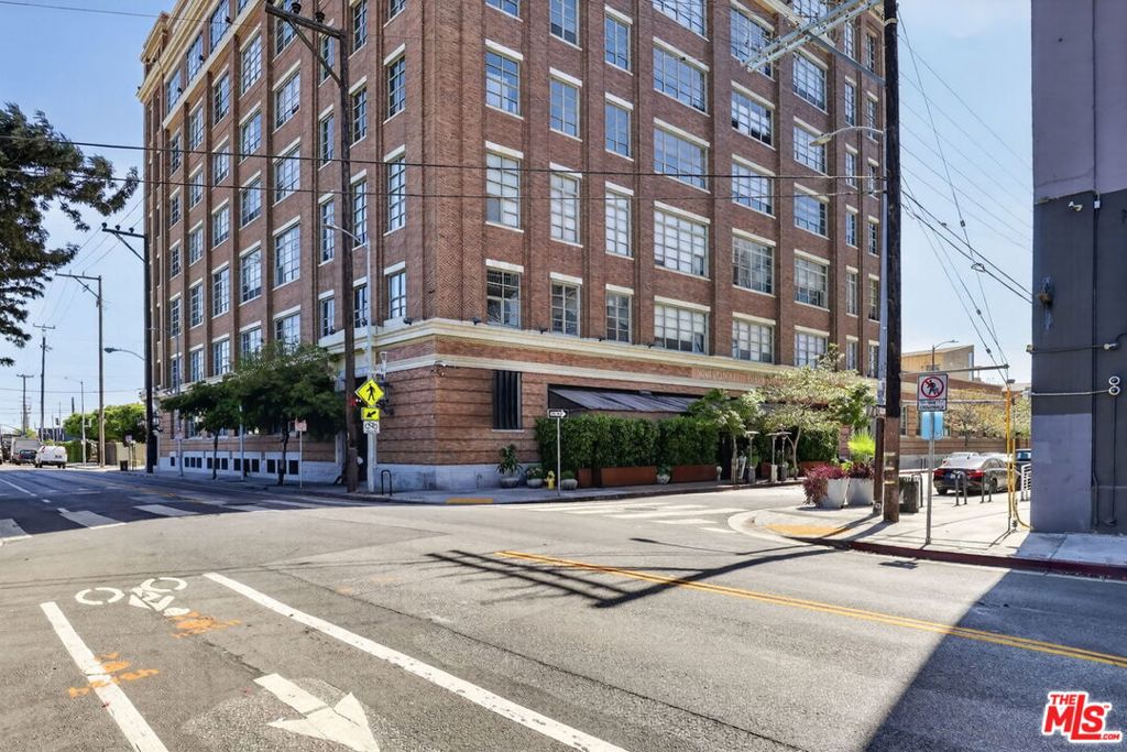 1850 Industrial Street 606 Property Photo 25