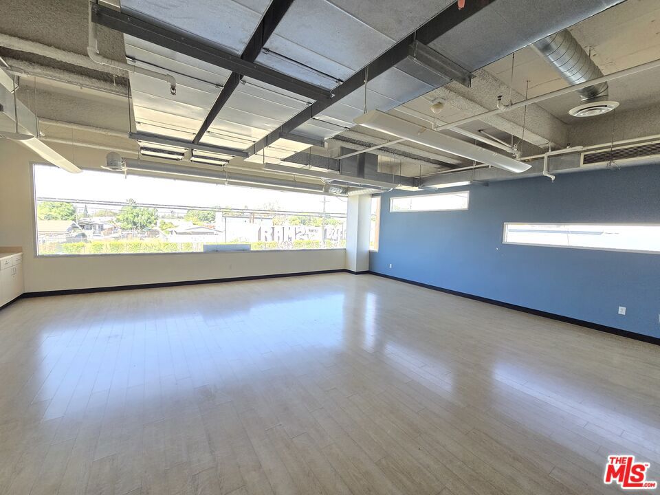1512 W Slauson Avenue Property Photo 6