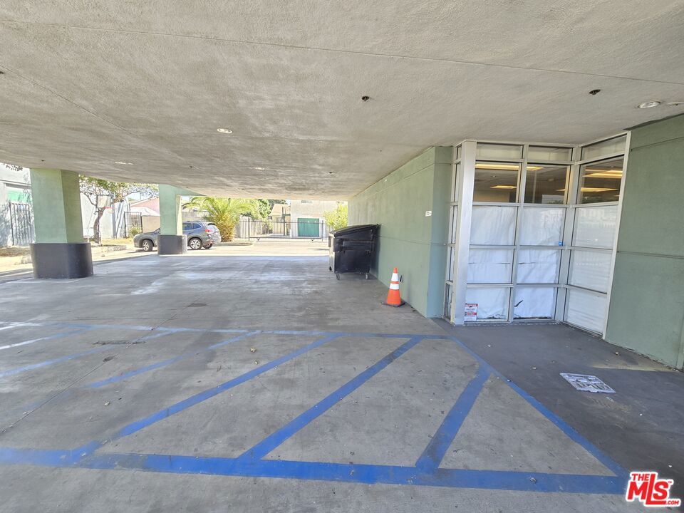 1512 W Slauson Avenue Property Photo 7