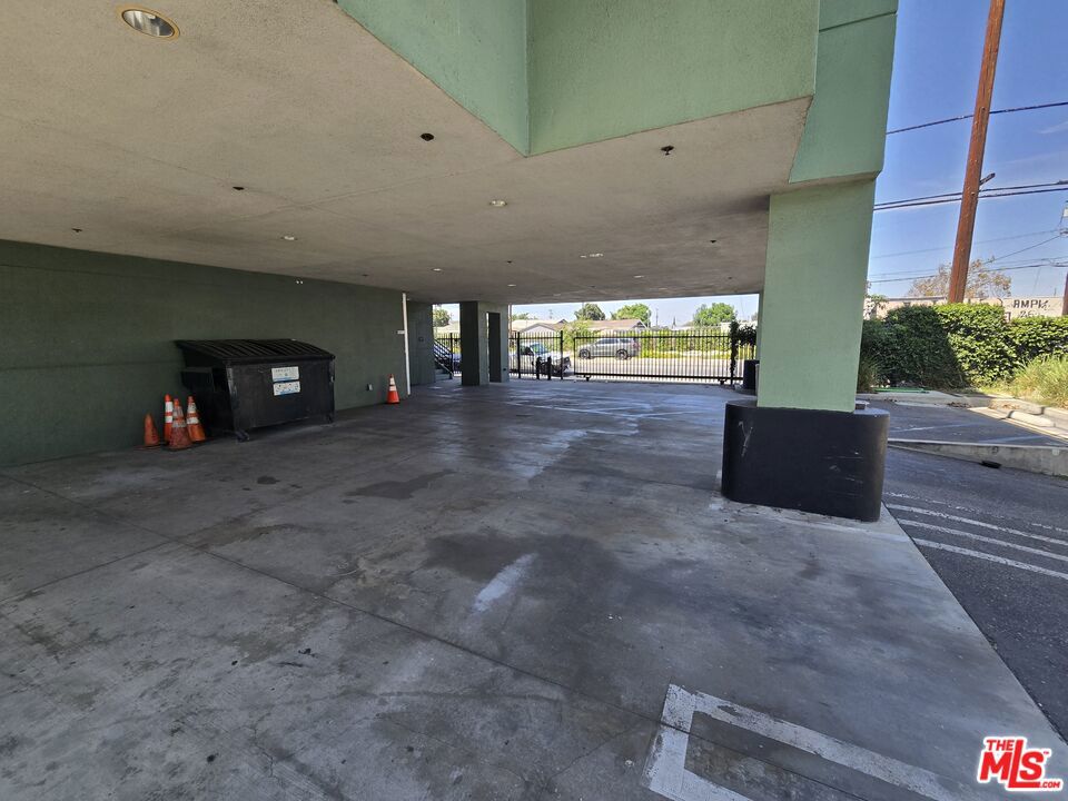 1512 W Slauson Avenue Property Photo 12