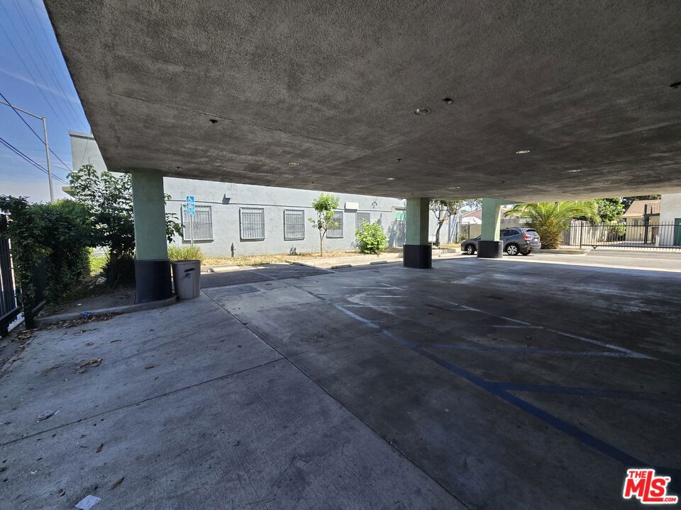1512 W Slauson Avenue Property Photo 14