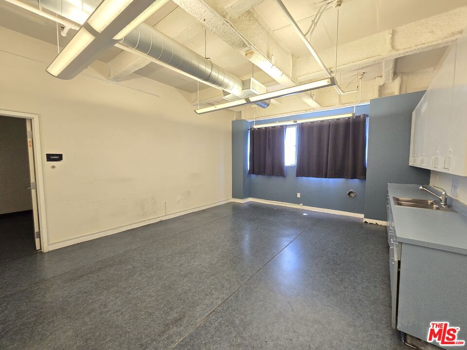 1512 W Slauson Avenue Property Photo 16