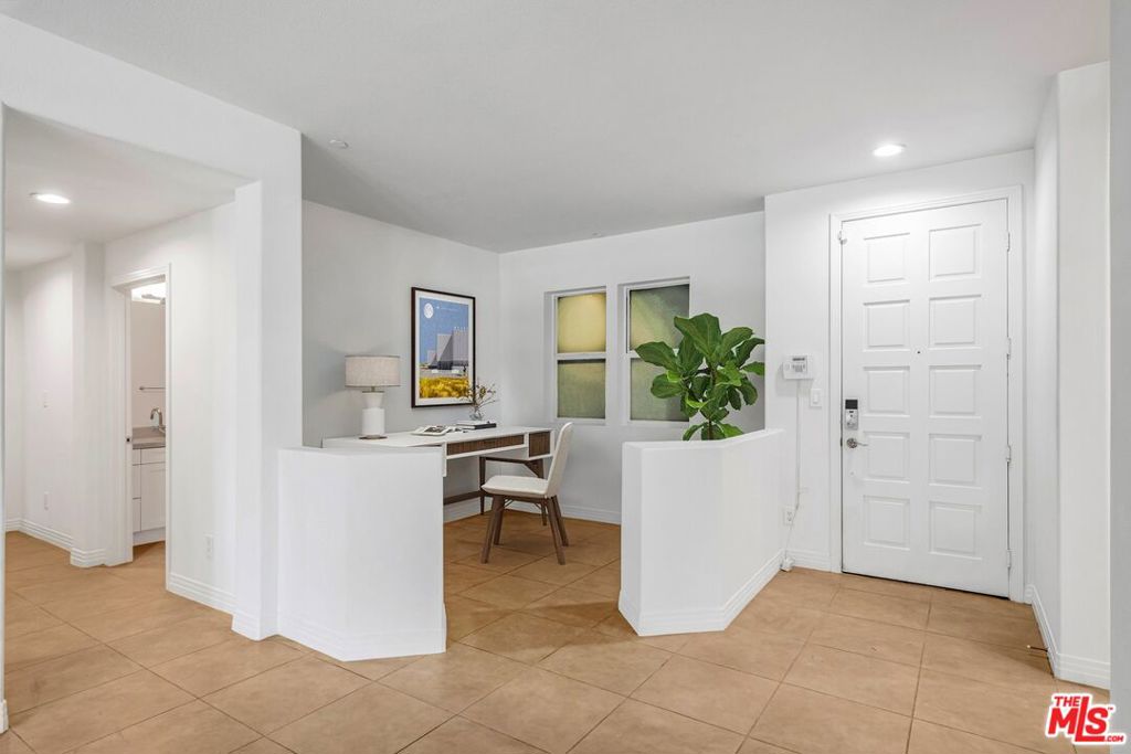 7100 Playa Vista Drive 123 Property Photo 4