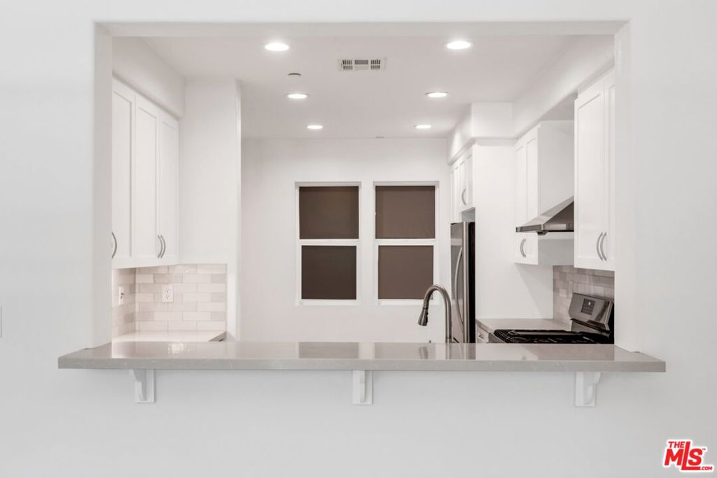 7100 Playa Vista Drive 123 Property Photo 5