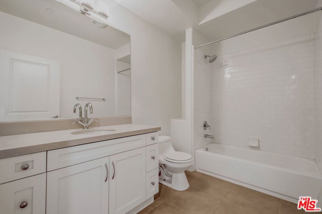 7100 Playa Vista Drive 123 Property Photo 12