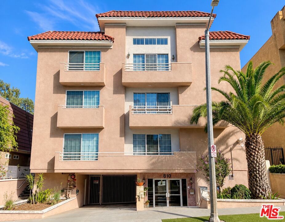 810 S Lucerne Boulevard 203 Property Photo 1
