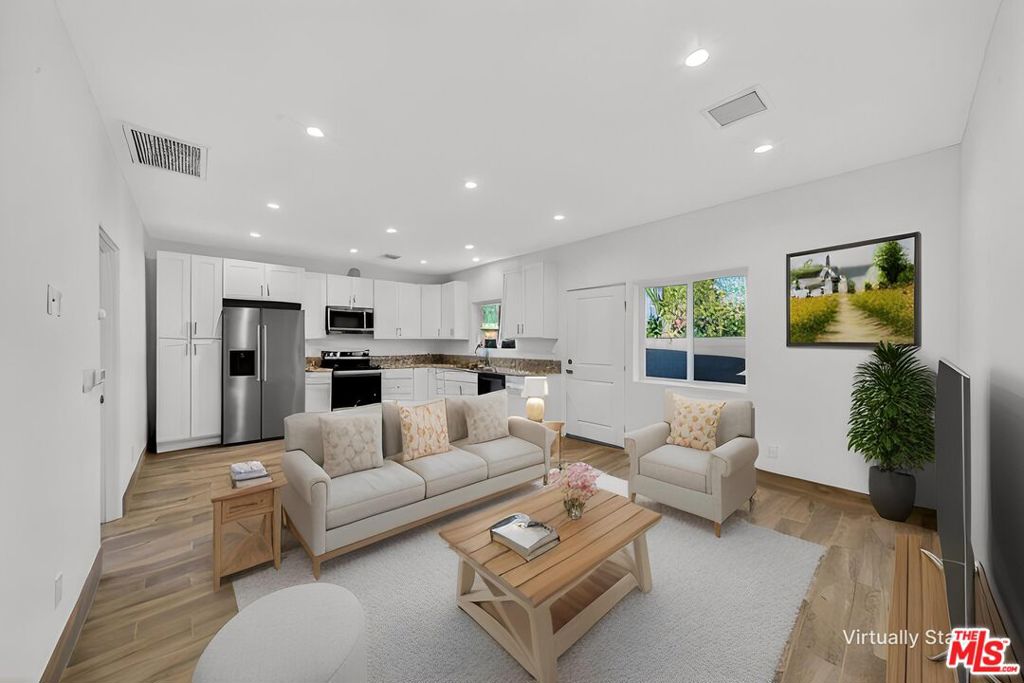 17625 Burbank Boulevard Property Photo 1