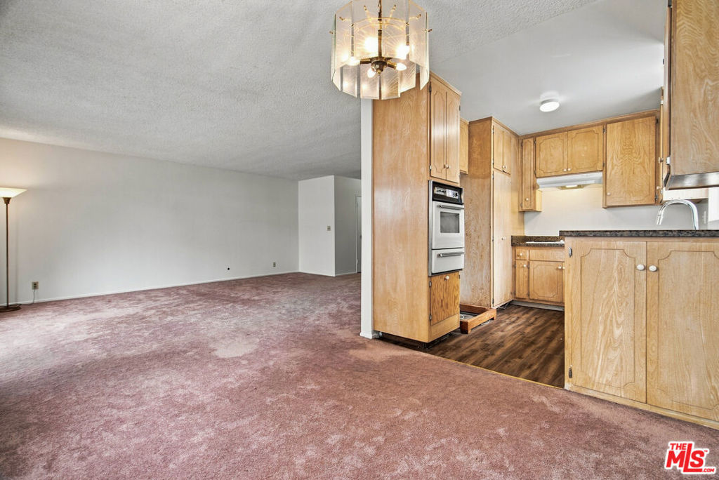 1045 S Bedford Street 3 Property Photo 2