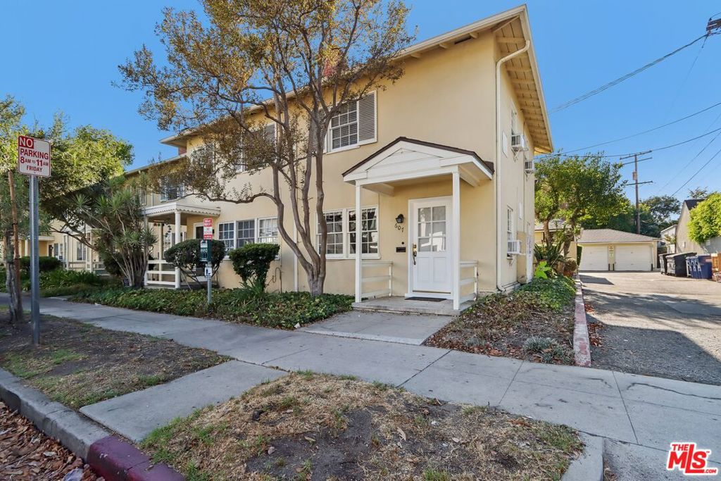 607 Granada Street Property Photo 1