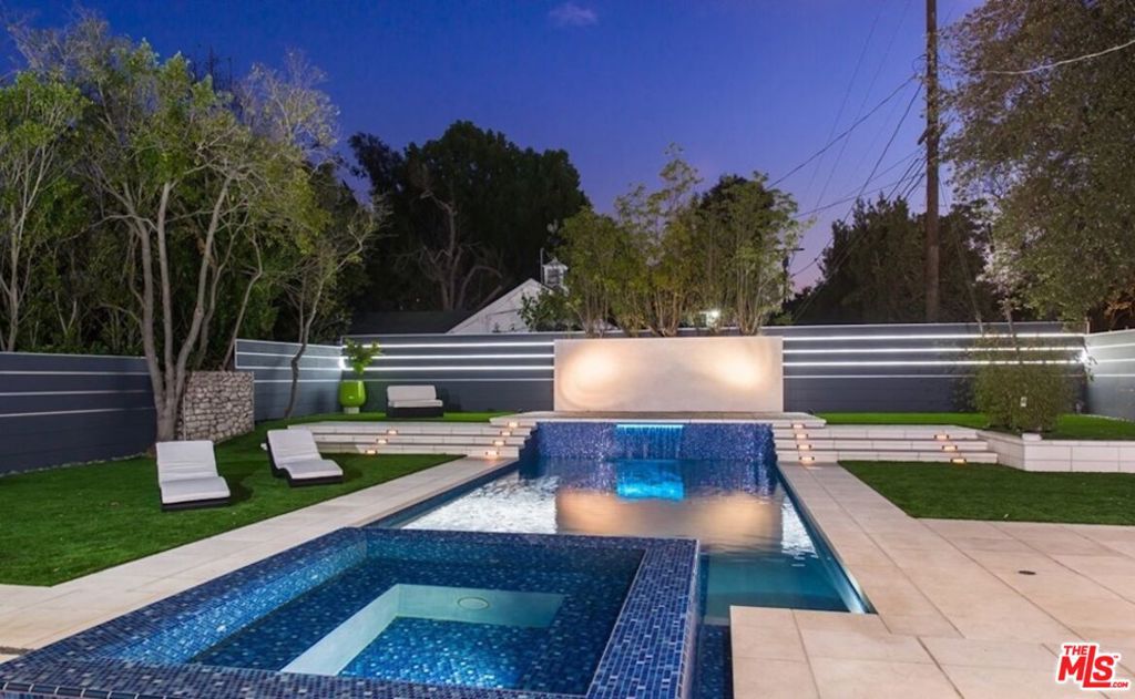 12318 W Sunset Boulevard Property Photo 16
