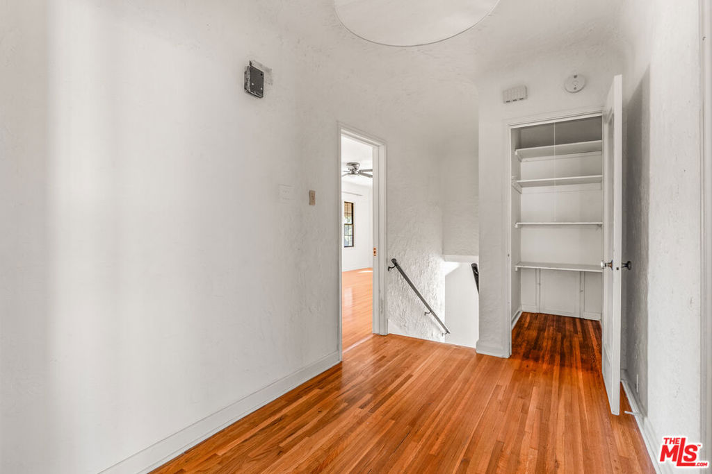 1838 S Victoria Avenue Property Photo 27