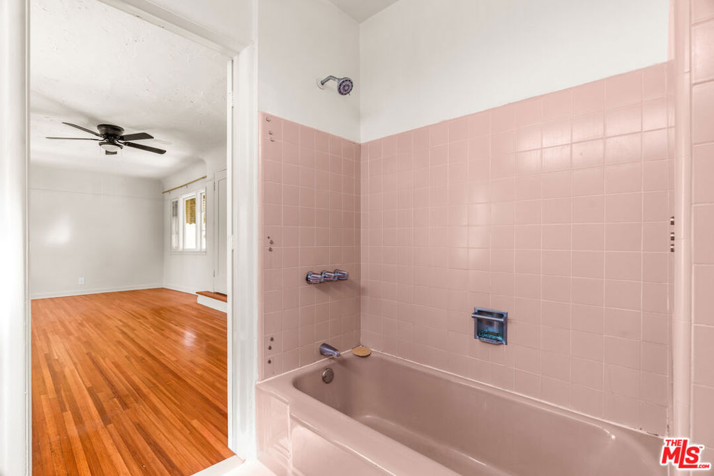 1838 S Victoria Avenue Property Photo 31