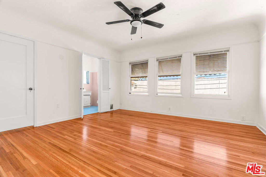 1838 S Victoria Avenue Property Photo 34