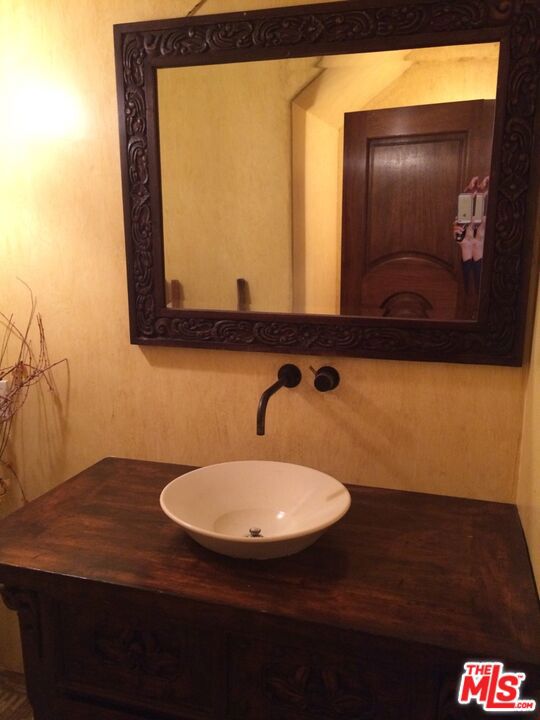 708 Thornhill Road Property Photo 18
