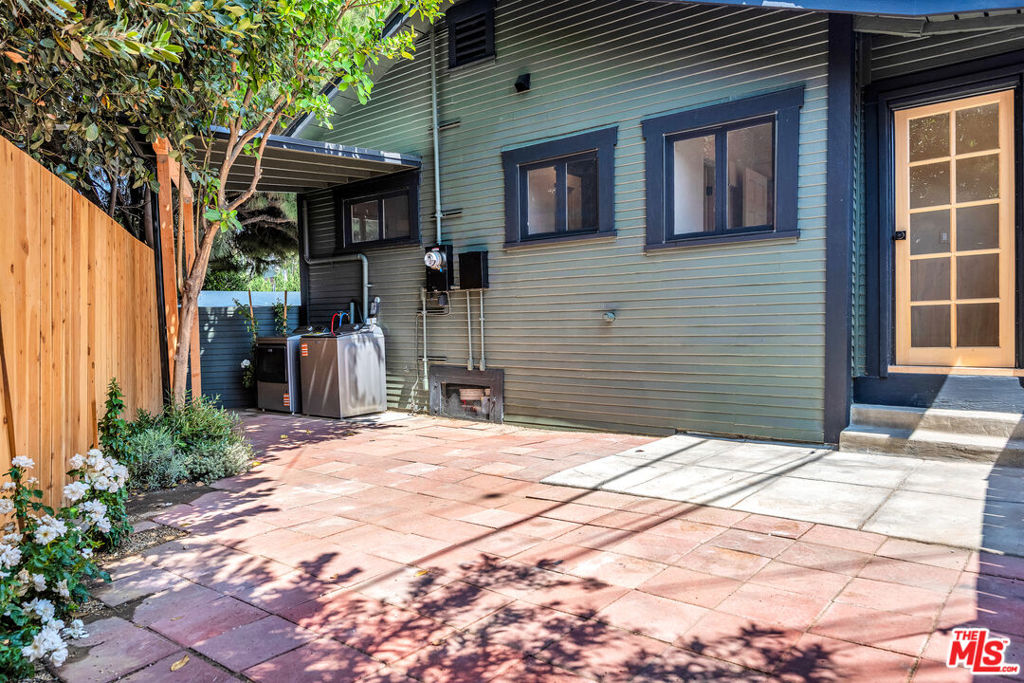 215 Newland Street Property Photo 36