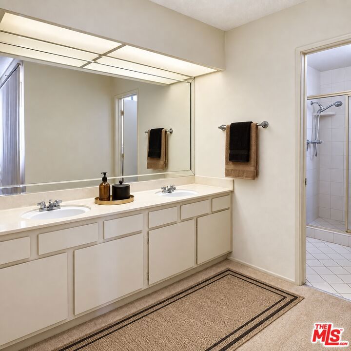 15149 Magnolia Boulevard D Property Photo 11