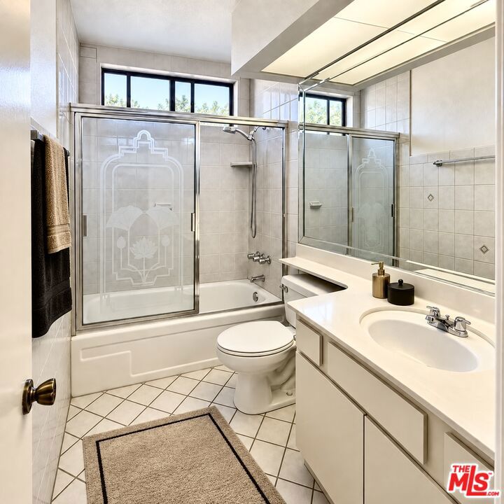 15149 Magnolia Boulevard D Property Photo 13