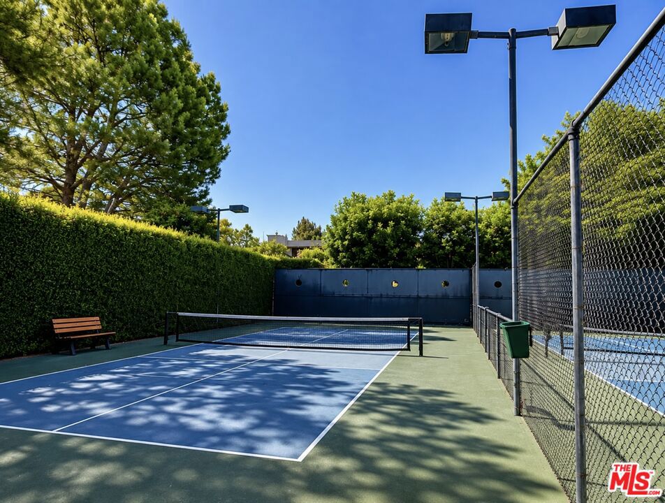 15149 Magnolia Boulevard D Property Photo 22