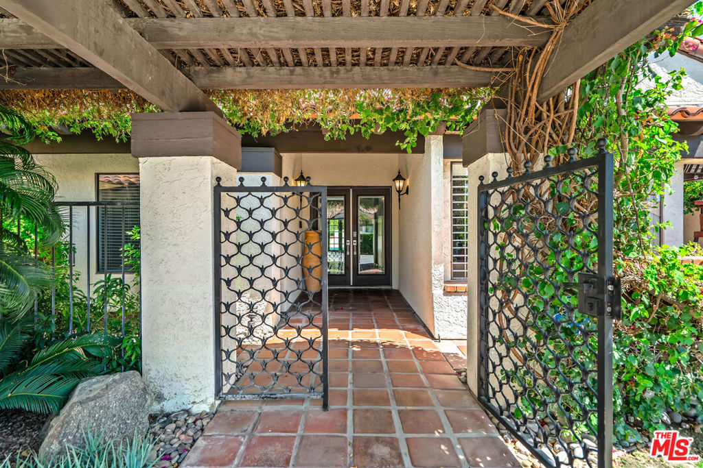 60 Calle Solano Property Photo 2