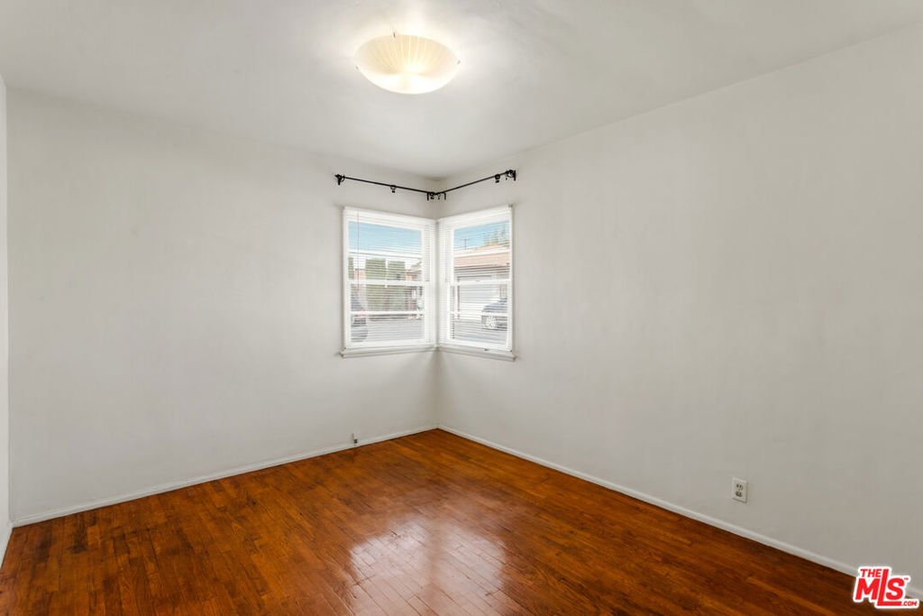 26976913 Property Photo 10