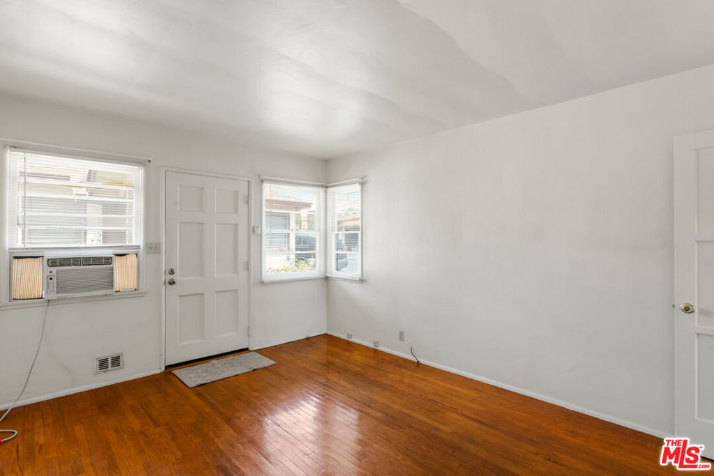 26976913 Property Photo 12