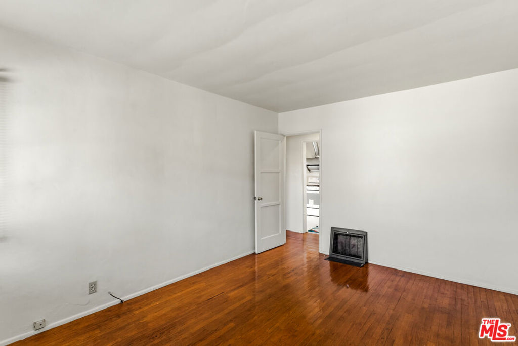 26976913 Property Photo 13