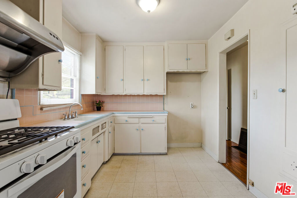 26976913 Property Photo 17