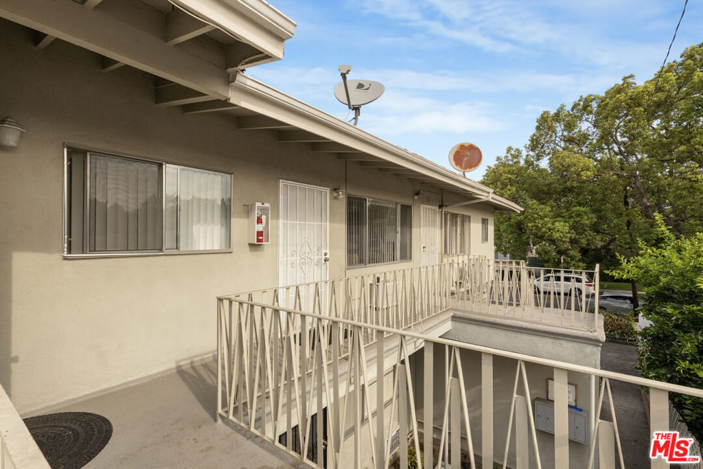 1316 Barrington Way Property Photo 7