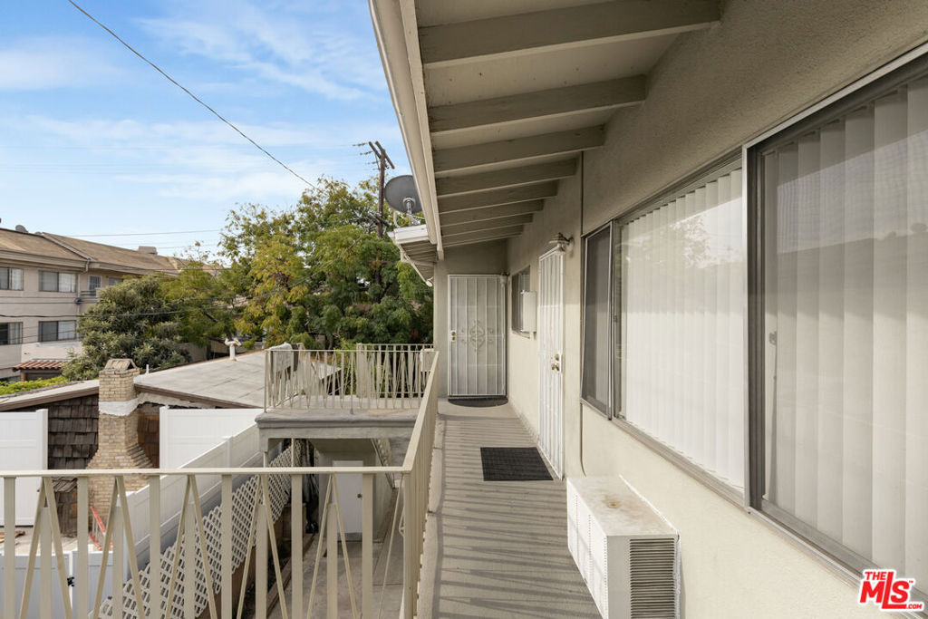 1316 Barrington Way Property Photo 8