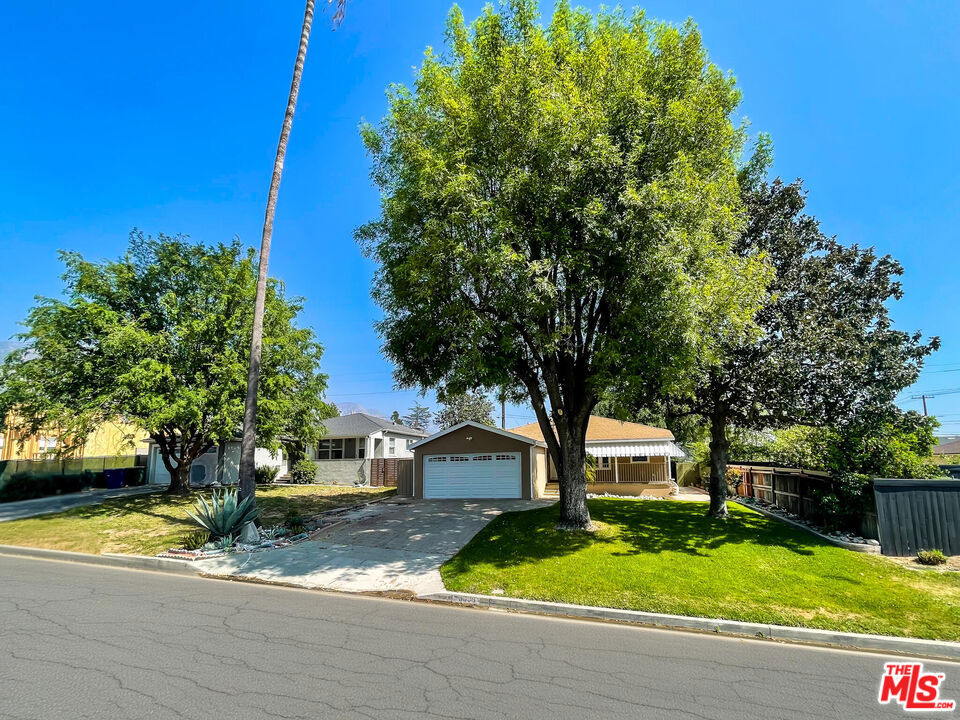 3098 Thurin Avenue Property Photo 1