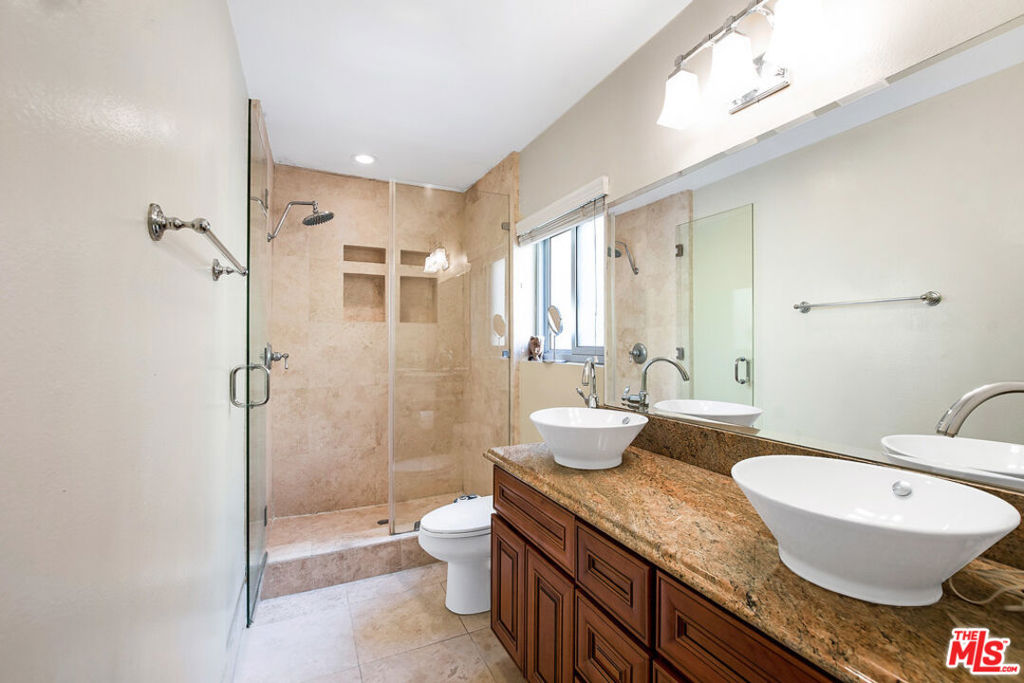 1351 N Crescent Heights Boulevard 118 Property Photo 8