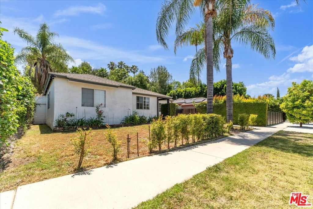 18352 Bessemer Street Property Photo 3