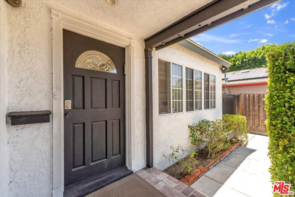 18352 Bessemer Street Property Photo 4