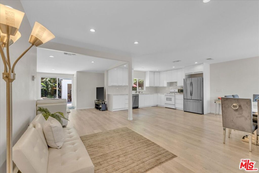 18352 Bessemer Street Property Photo 8
