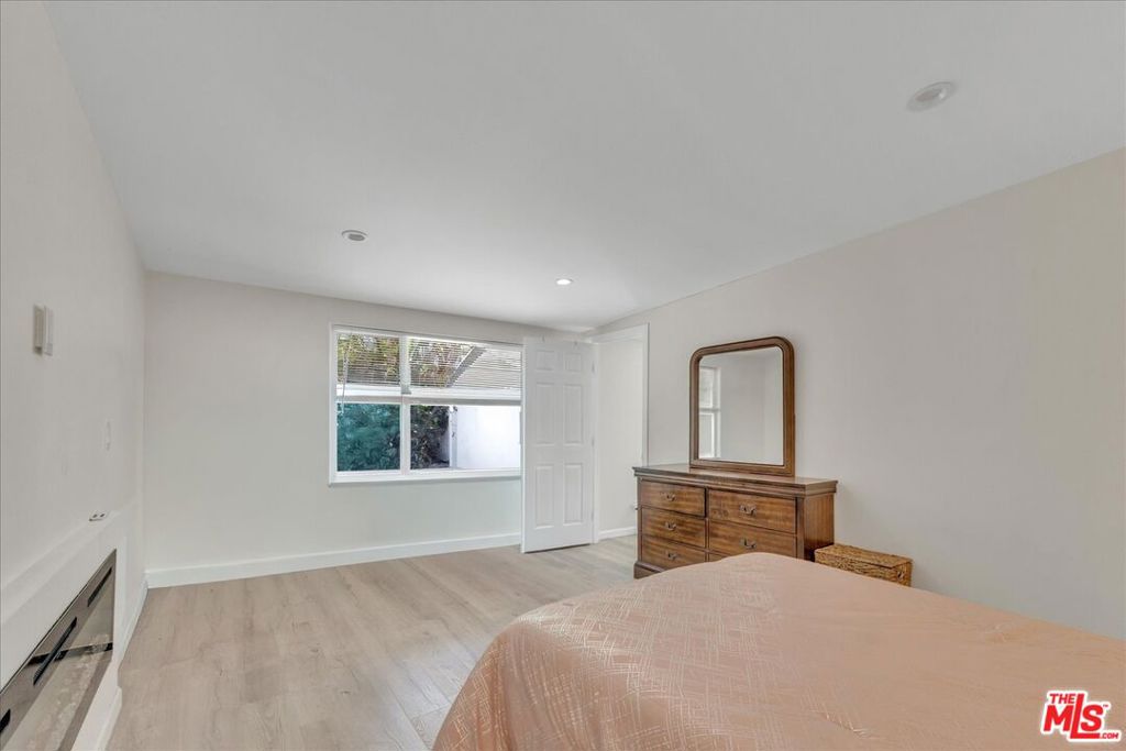 18352 Bessemer Street Property Photo 17