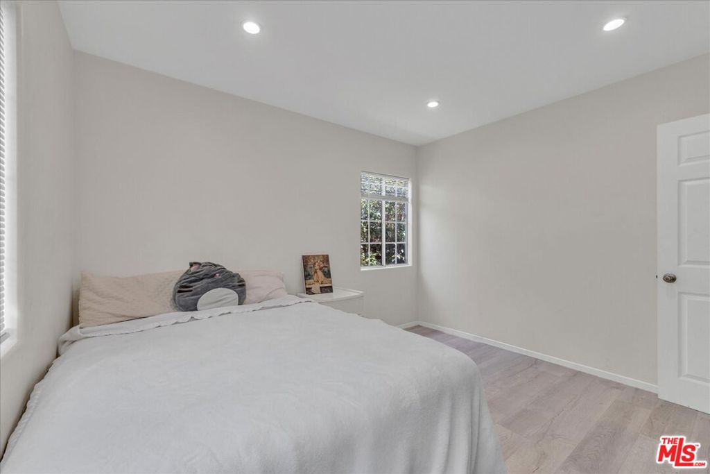 18352 Bessemer Street Property Photo 25