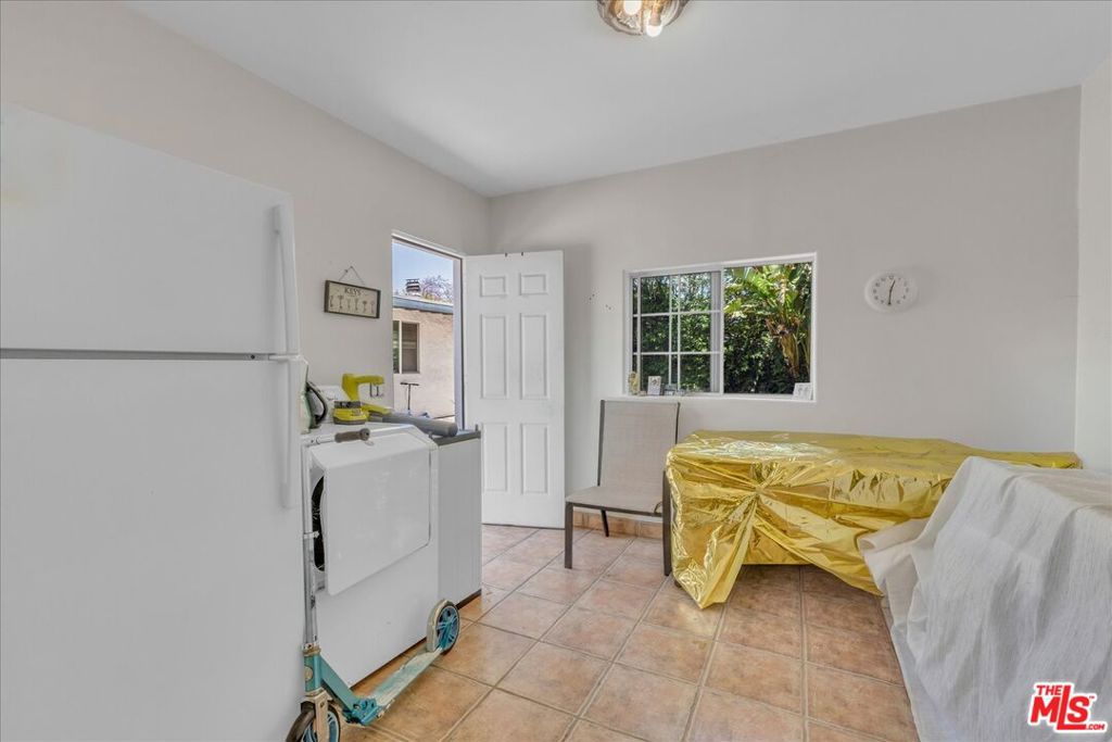 18352 Bessemer Street Property Photo 33