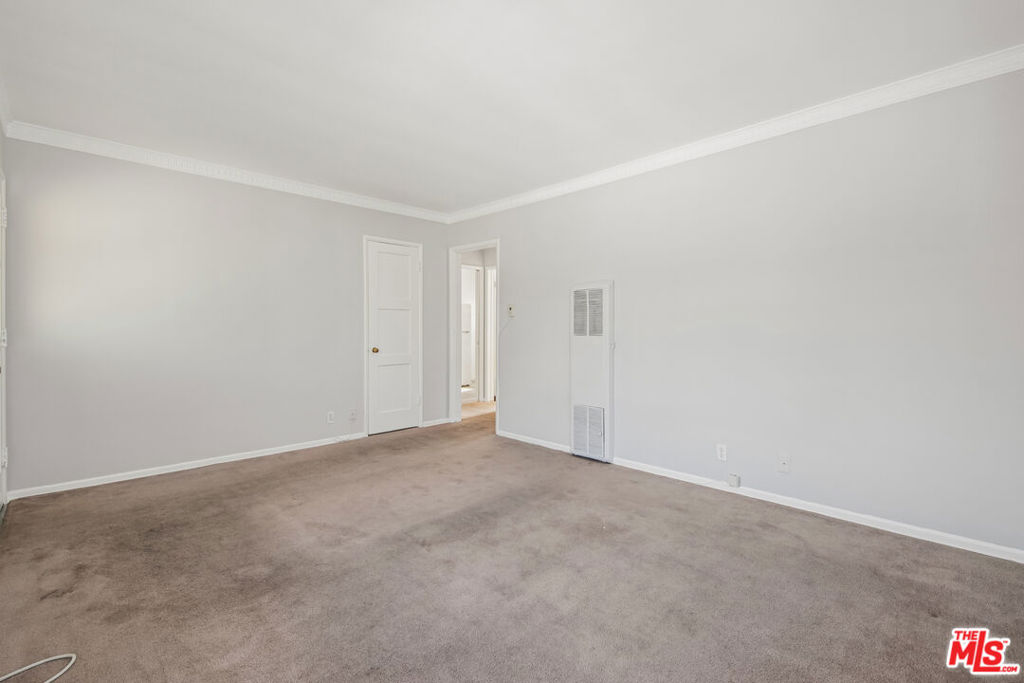 4951 Cahuenga Boulevard 4951a Property Photo 3