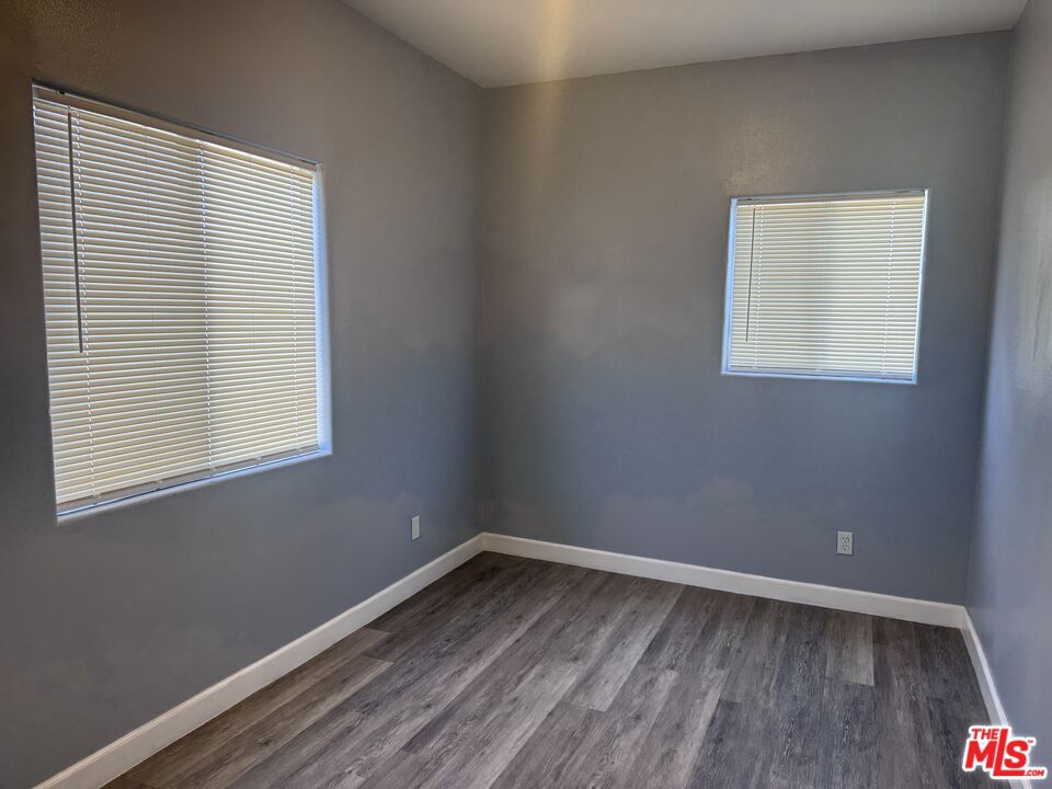 10406 Avalon Boulevard Property Photo 8