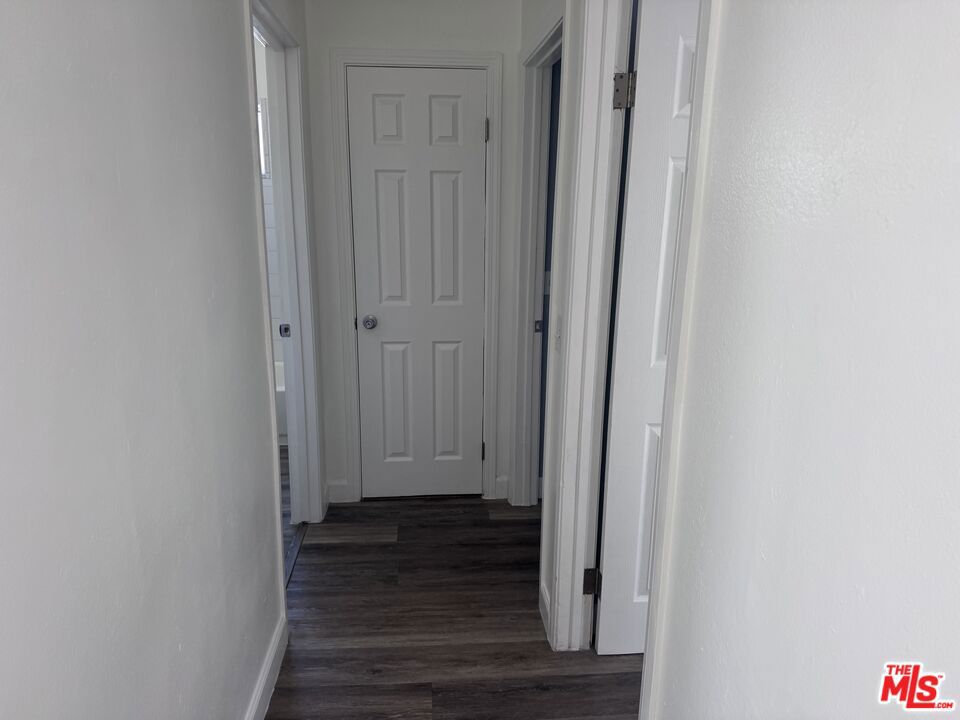 10406 Avalon Boulevard Property Photo 12