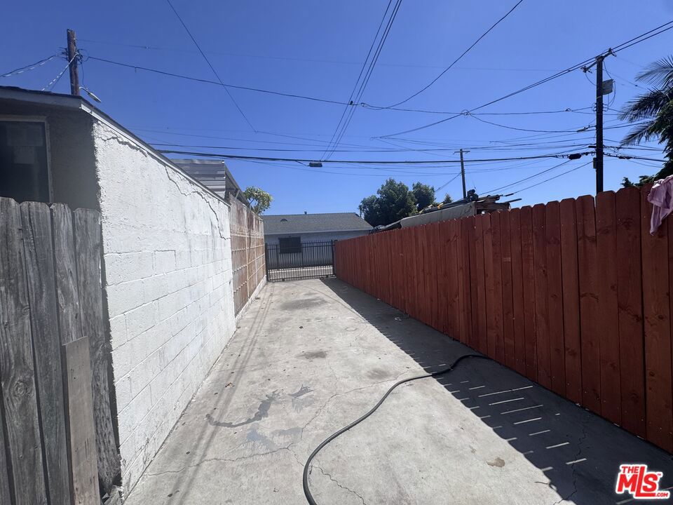 10406 Avalon Boulevard Property Photo 15