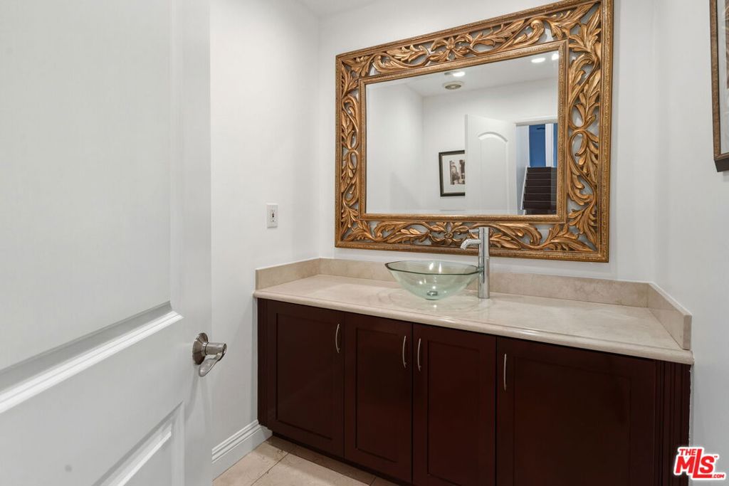 16541 Park Lane Circle Property Photo 10
