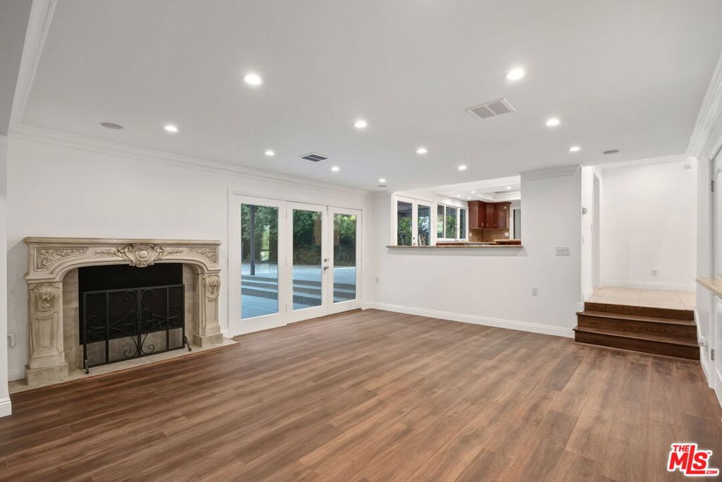 16541 Park Lane Circle Property Photo 13