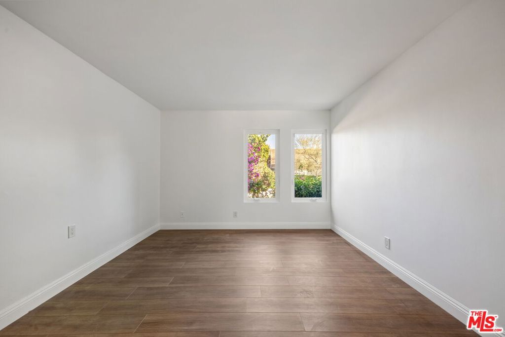 16541 Park Lane Circle Property Photo 29