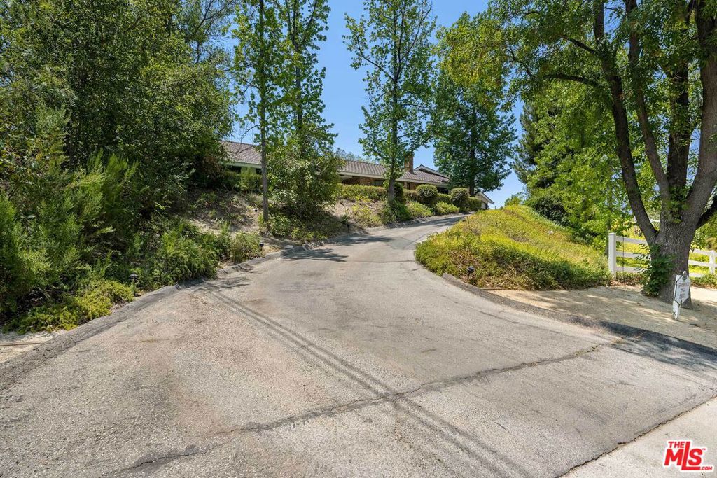 5860 Fitzpatrick Road Property Photo 7