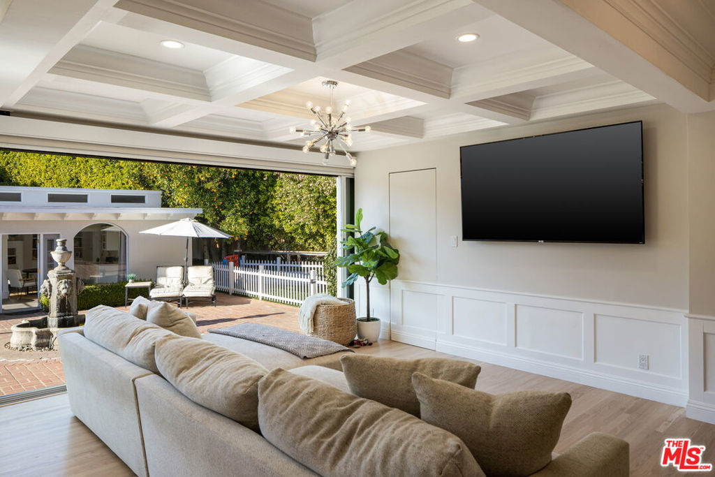 17503 Rancho Street Property Photo 10