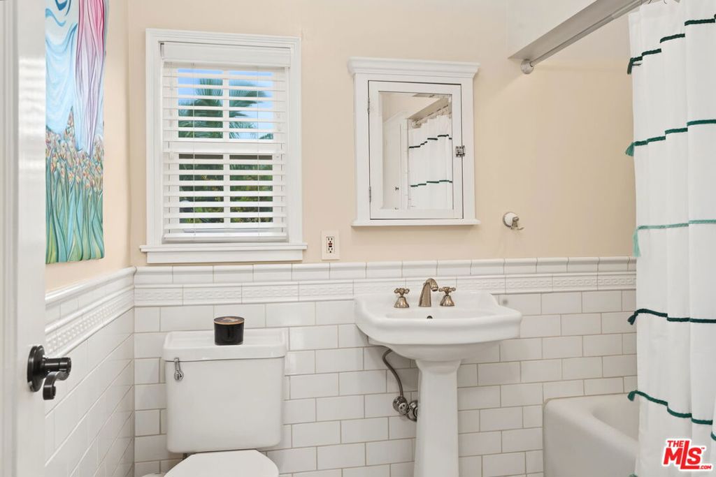 644 N Cherokee Avenue Property Photo 22
